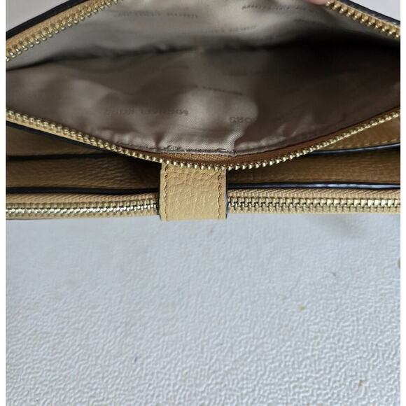 Michael Kors Adele Double-Zip Wristlet WALLET BEIGE Leather One Size - Picture 11 of 12